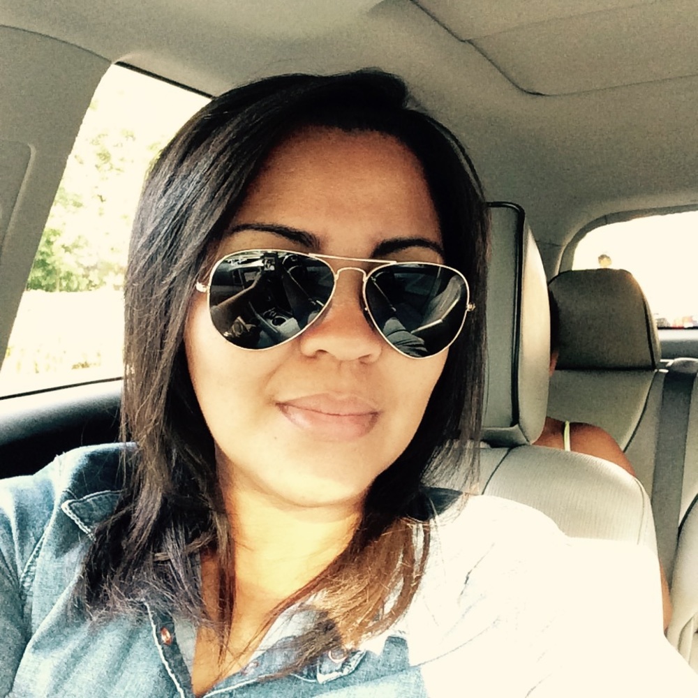 Meet your Posher, Queila
